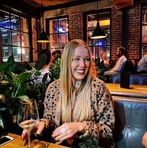 Meet your Posher, Elise